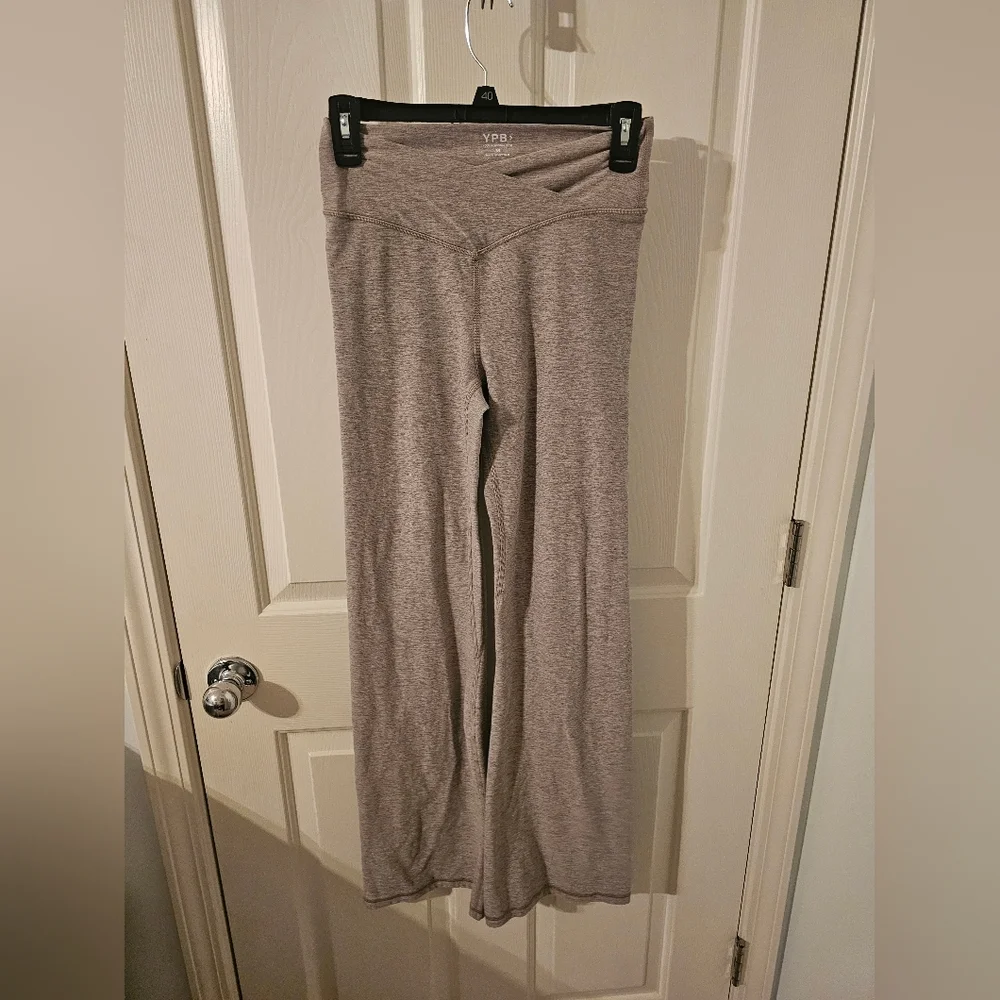 Abercrombie & Fitch YPB 3 Pair Bundle everydaySOFT Flare Legging Size M - Picture 5 of 12